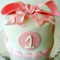 pink bow cake-2wtr